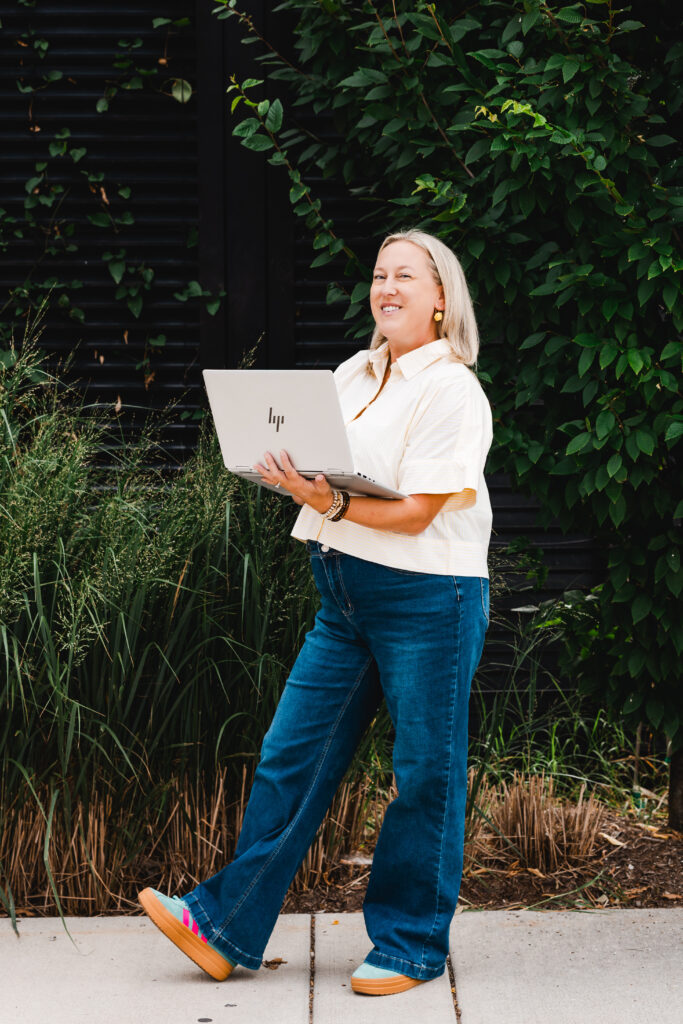 Brand photography outdoors shot highlighting AI support on computer